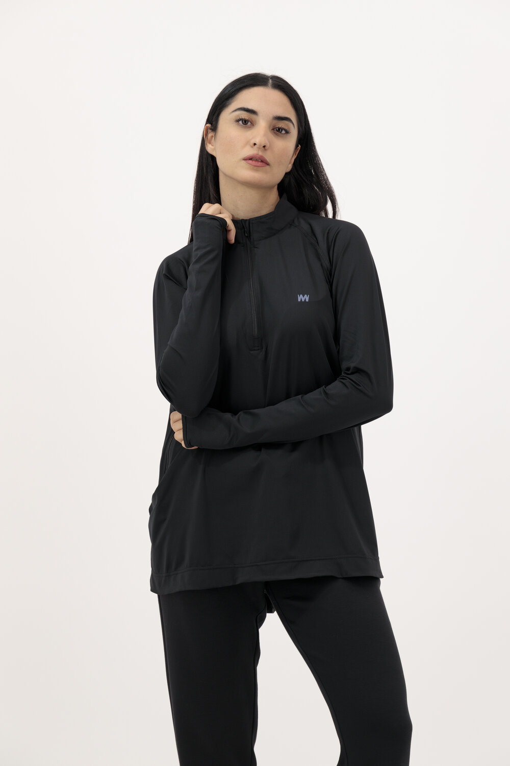 قميص الأداء اسود