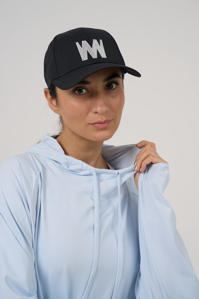 قميص مع هودي ازرق سماوي